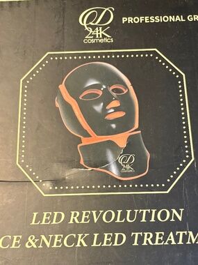 LED face mask